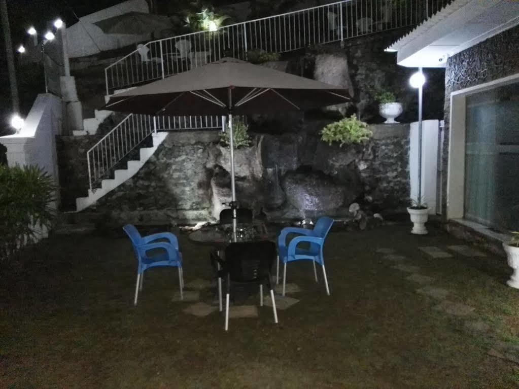 Anna Shanthi Villa Канді Екстер'єр фото